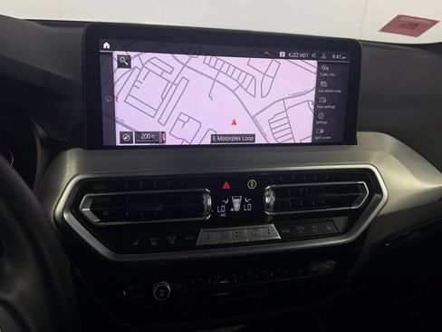 Used 2025 BMW X4 xDrive30i AWD/4WD image 18