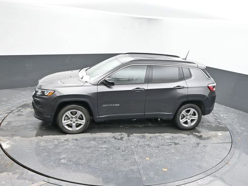 Used 2024 Jeep Compass Latitude image 37