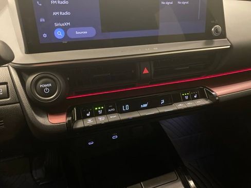 Used 2024 Toyota Prius Prime Premium w/ Advanced Technology Package FWD image 11