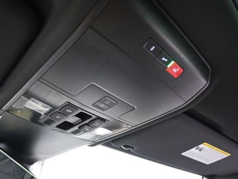 Used 2022 Volkswagen Atlas Cross Sport SEL R-Line image 28