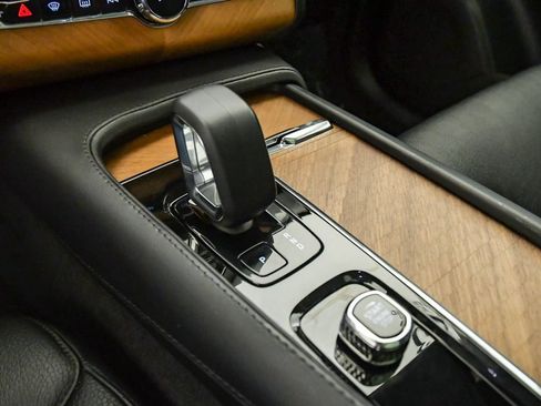 Certified 2023 Volvo XC90 T8 Core w/ Protection Package Premier AWD/4WD image 21