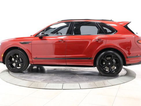 Used 2022 Bentley Bentayga AWD/4WD image 8