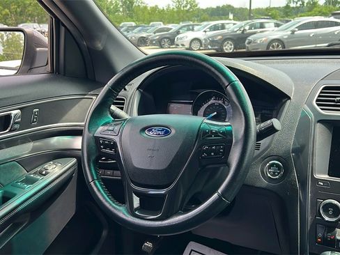 Used 2019 Ford Explorer XLT w/ XLT Sport Appearance Package image 14