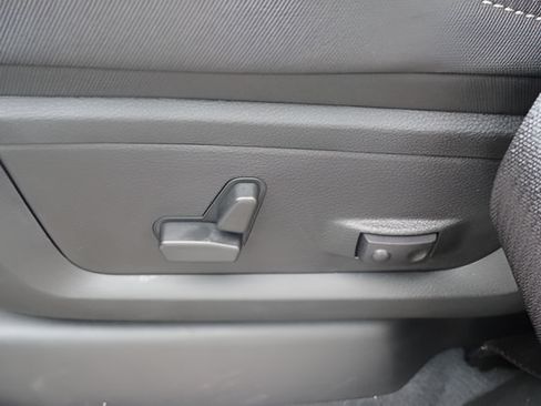 New 2026 RAM 3500 Big Horn AWD/4WD image 15