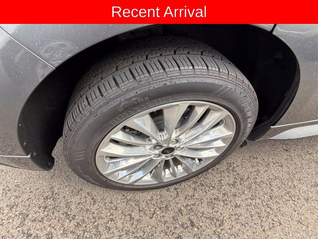 Used 2022 Ford Edge Titanium w/ Equipment Group 301A AWD/4WD image 7