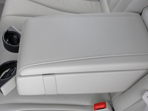 Used 2015 Mercedes-Benz S 550 Sedan image 41