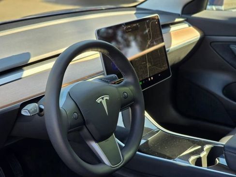 Used 2020 Tesla Model 3 Standard Range Plus image 12