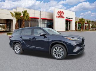 New 2026 Toyota Highlander Limited video 1