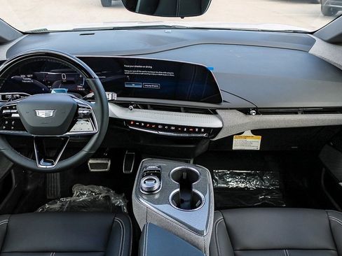 Used 2025 Cadillac Optiq Sport 1 image 10