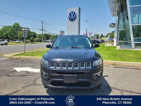 Used 2019 Jeep Compass Latitude AWD/4WD image 2