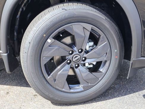 New 2026 Nissan Rogue SV FWD image 17