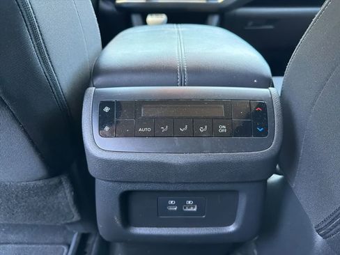 Used 2025 Nissan Pathfinder SV FWD image 17