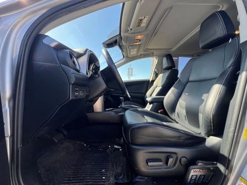 Used 2017 Toyota RAV4 Limited AWD/4WD image 16