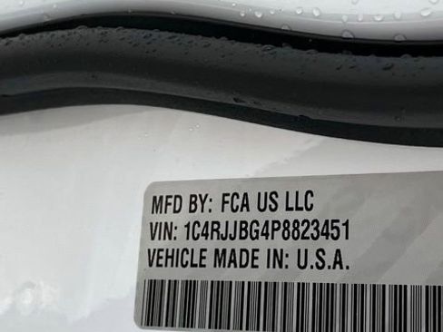 Used 2023 Jeep Grand Cherokee L Limited image 38