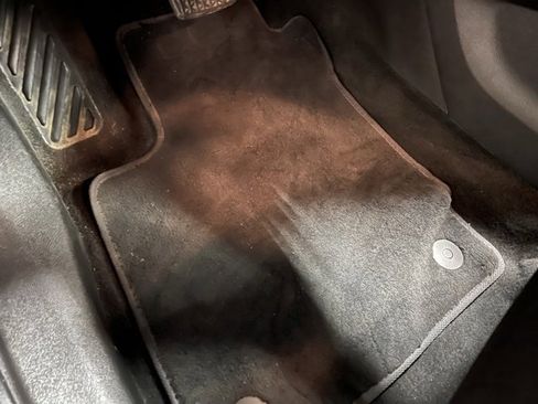 Used 2020 Chevrolet Trax LT w/ LT Convenience Package image 17