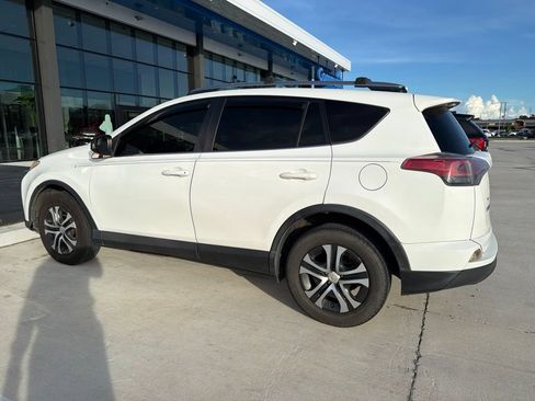 Used 2017 Toyota RAV4 LE FWD image 7