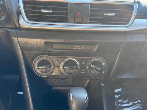 Used 2017 MAZDA MAZDA3 Sport FWD image 26