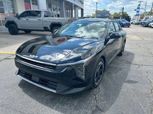 Certified 2025 Kia K4 EX FWD image 11
