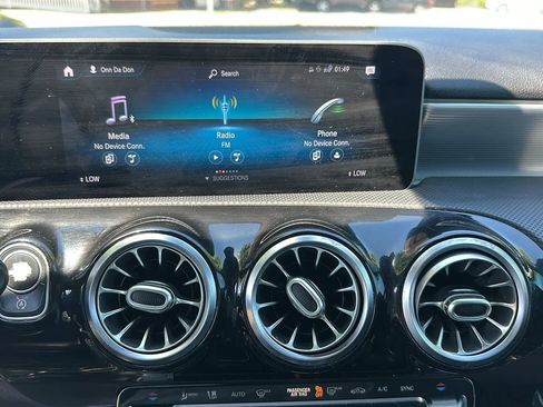 Used 2020 Mercedes-Benz A 220 4MATIC w/ Premium Package image 33