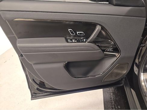 Used 2024 Land Rover Range Rover Sport AWD/4WD image 13