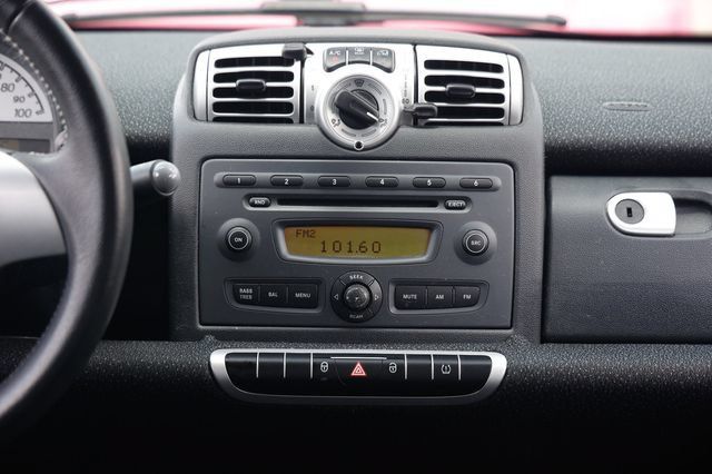Used 2008 smart fortwo pure RWD image 25