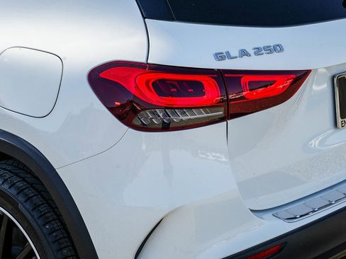 Used 2022 Mercedes-Benz GLA 250 image 11