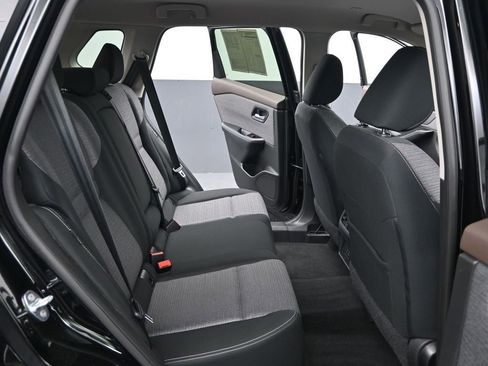 Used 2023 Nissan Rogue SV image 12