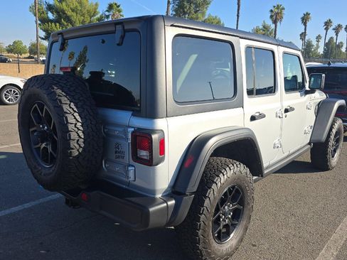 Used 2024 Jeep Wrangler Unlimited image 4