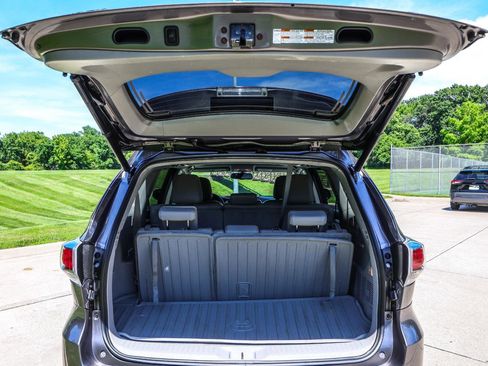 Used 2015 Toyota Highlander XLE AWD/4WD image 21