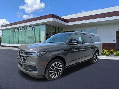 New 2026 Lincoln Navigator L Black Label AWD/4WD image 4