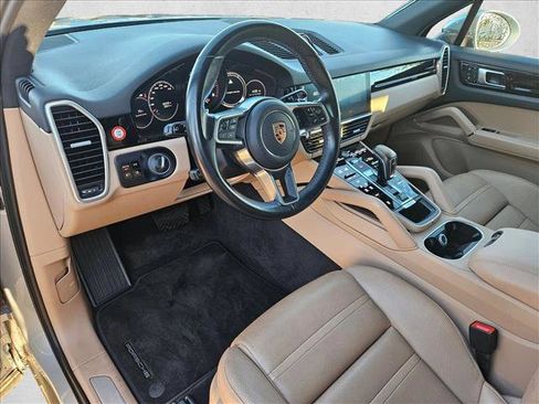 Used 2020 Porsche Cayenne image 10