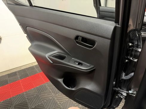 Used 2022 Nissan Versa S FWD image 29