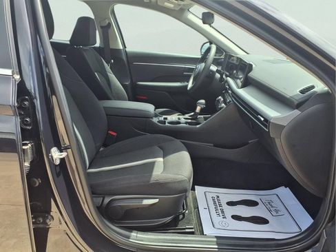 Used 2025 Hyundai Sonata SE FWD image 13