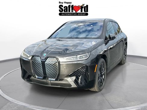 Used 2025 BMW iX xDrive50 w/ Premium Package image 16