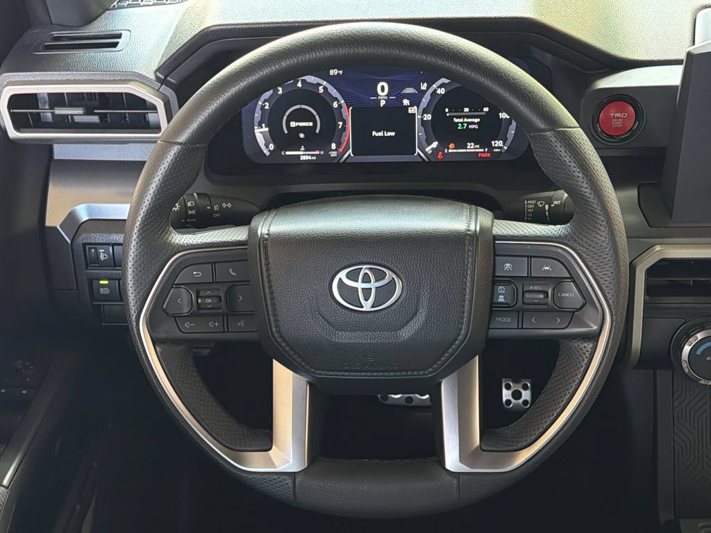 Used 2025 Toyota Tacoma TRD Sport AWD/4WD image 4