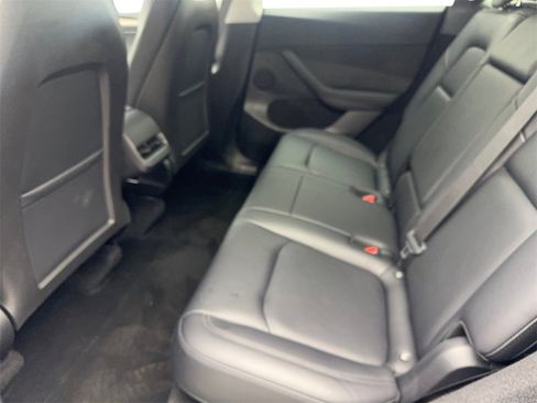 Used 2024 Tesla Model Y Long Range image 32