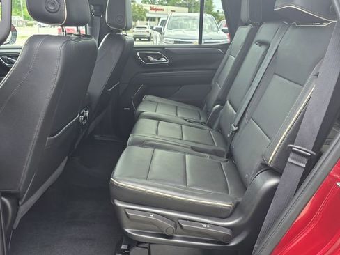 Used 2023 GMC Yukon SLT AWD/4WD image 18