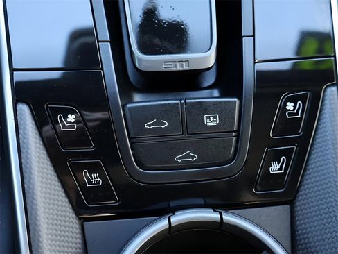 Used 2021 Porsche 911 Turbo S image 25