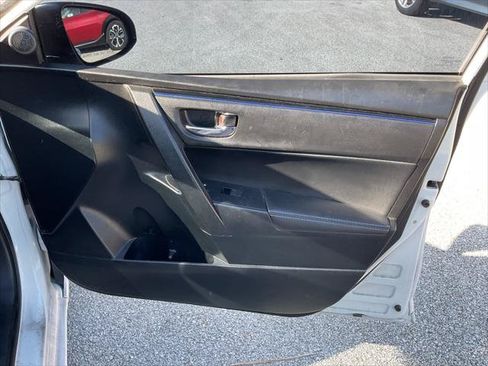 Used 2018 Toyota Corolla SE FWD image 26
