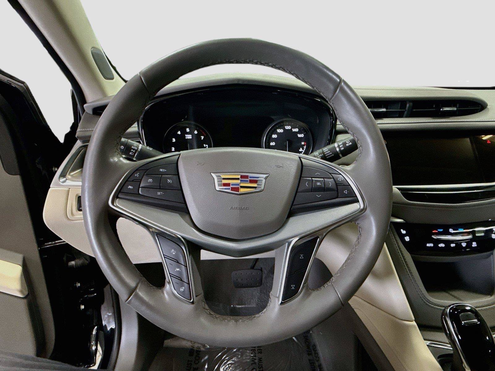 Used 2023 Cadillac XT5 Premium Luxury w/ Technology Package FWD image 11