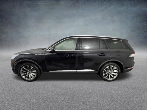 New 2026 Lincoln Aviator AWD image 3