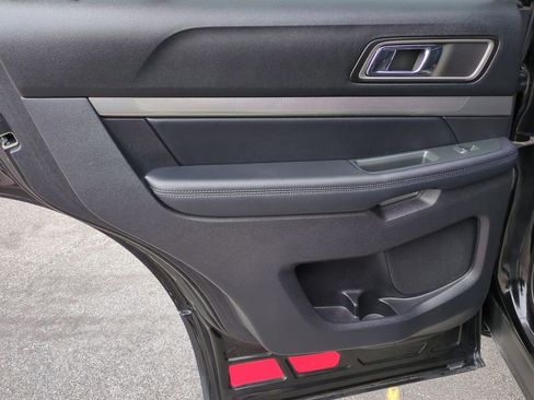 Used 2018 Ford Explorer XLT w/ Equipment Group 202A image 24