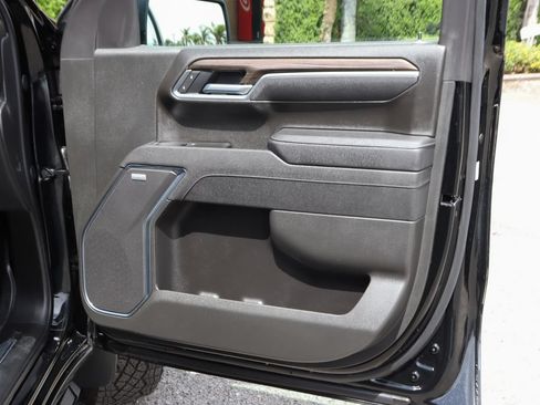 Used 2026 Chevrolet Silverado 1500 LT Trail Boss w/ LT Trail Boss Premium Package AWD/4WD image 41