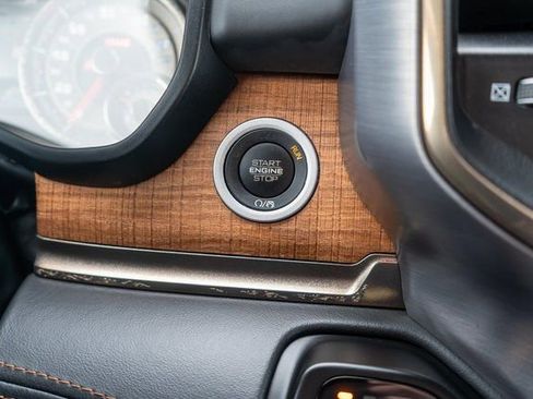 Used 2022 RAM 1500 Limited w/ Body-Colour Bumper Group image 26