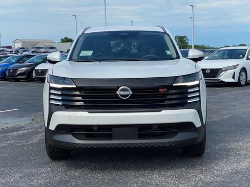 New 2025 Nissan Kicks SR image 9