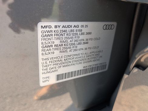 New 2025 Audi Q3 2.0T Premium image 40