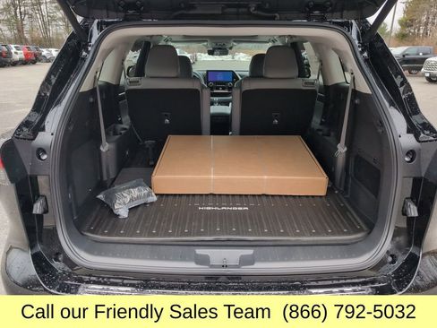 New 2026 Toyota Highlander Platinum AWD/4WD image 21
