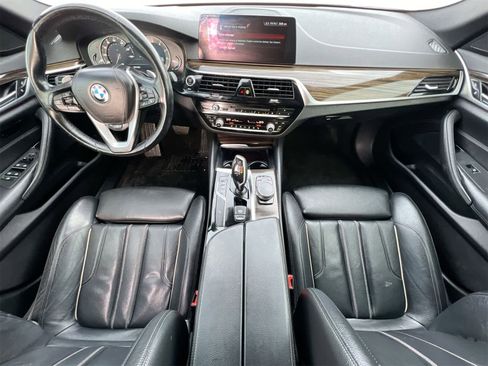 Used 2018 BMW 530i xDrive w/ Premium Package image 15