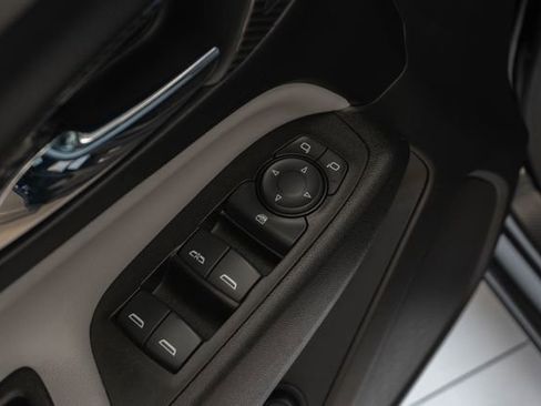 Used 2023 Chevrolet Equinox LT w/ Driver Convenience Package FWD image 14