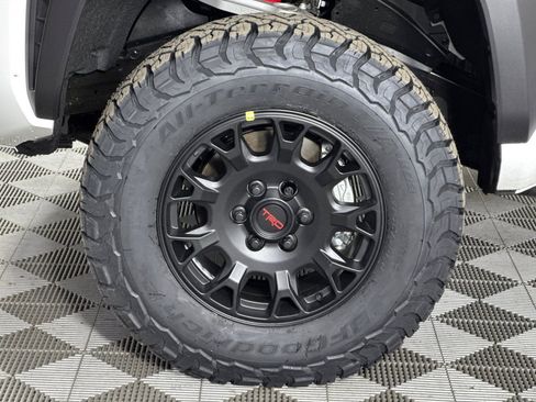 New 2025 Toyota Tacoma TRD Off-Road image 24